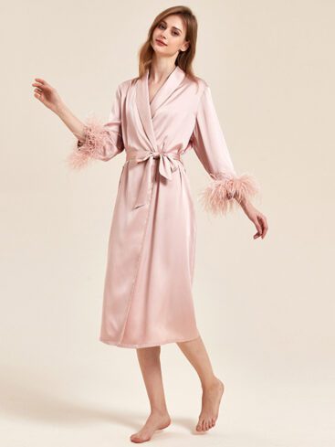 rožnata peresna halja