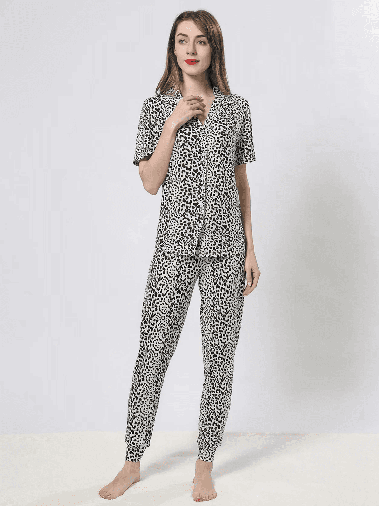 pijamale cu imprimeu leopard