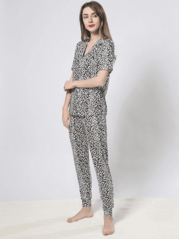 pijamas de senhora com estampado de leopardo
