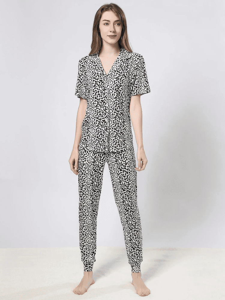 Dam-pyjamas med leopardmönster