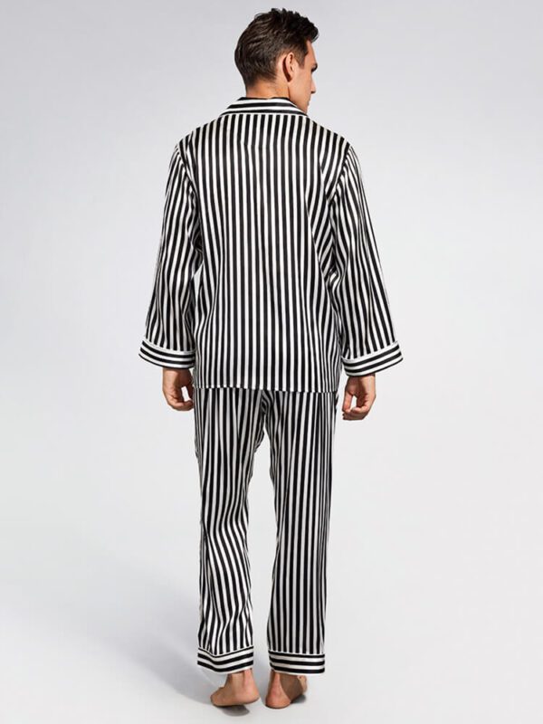black and white striped pyjamas