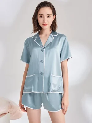 pyjama à manches courtes et short