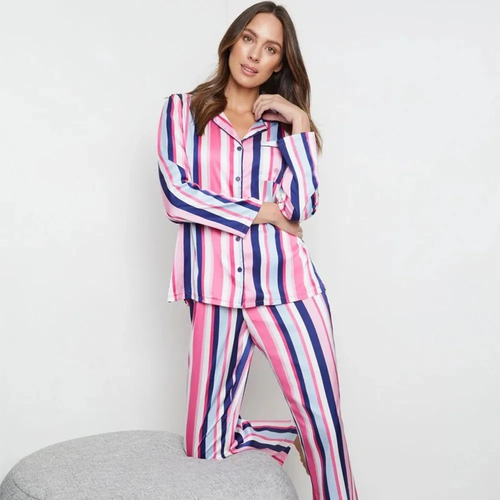 Set de pijamale din satin cu dungi pentru femei