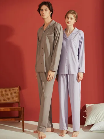 pyjamasset för honom och henne