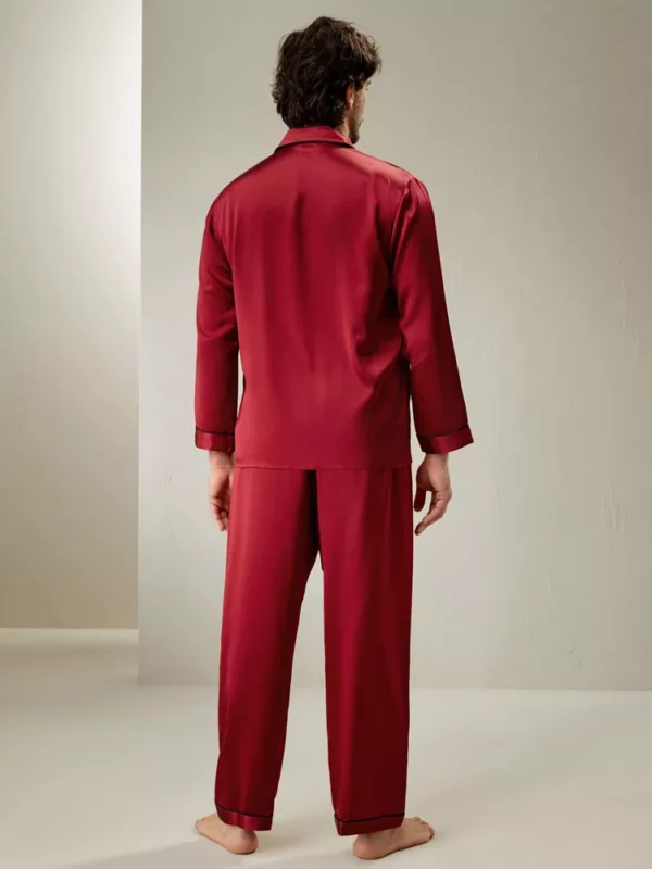 Pyjama-Set aus roter Seide