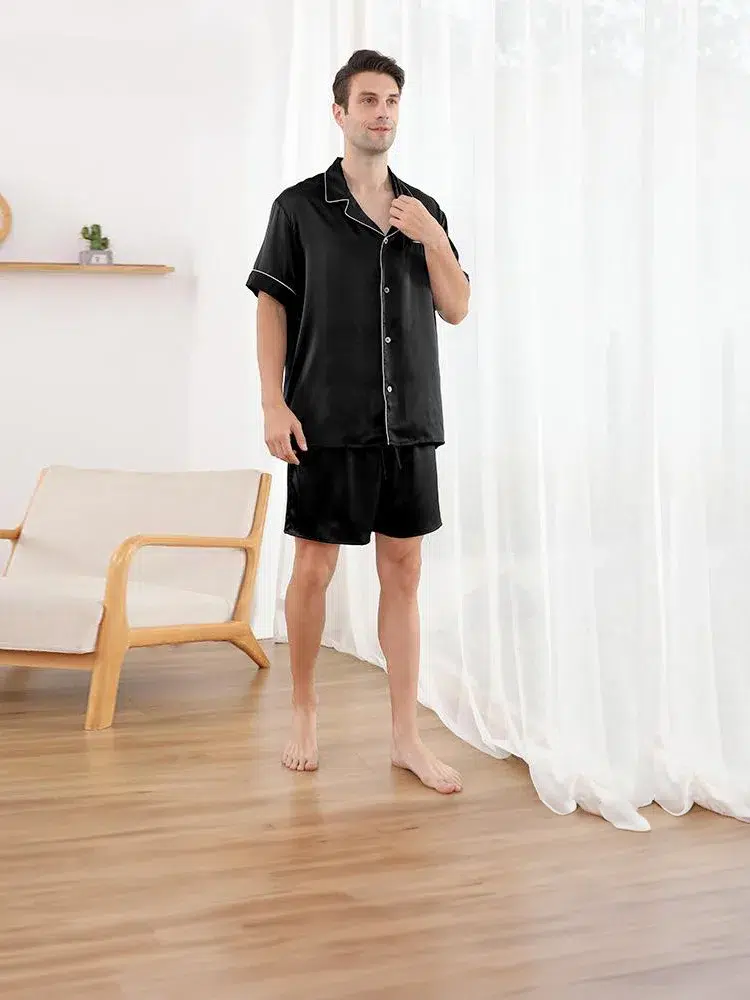 pijama de seda negro