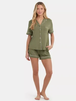 зеленый пижамный комплект