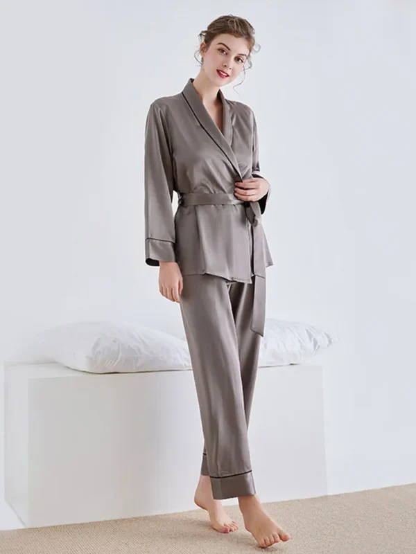 λεπτή ρόμπα