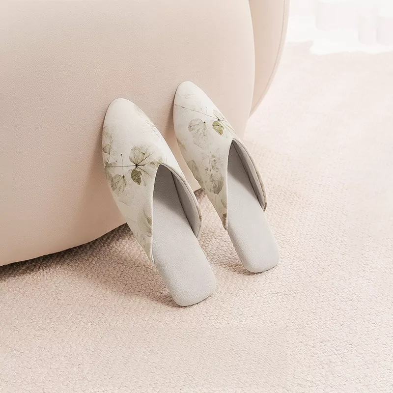 Slumber Party Chic: Jak wybrać idealny strój na nocną imprezę 13 house slippers for women