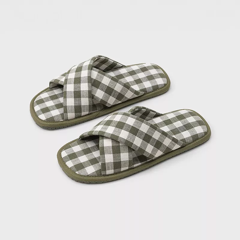 Slumber Party Chic: How to Choose the Perfect Outfit for Your Overnight Bash 16 women slippers