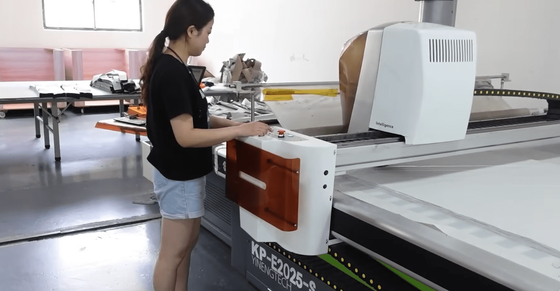 Bulk wholesale clothing suppliers