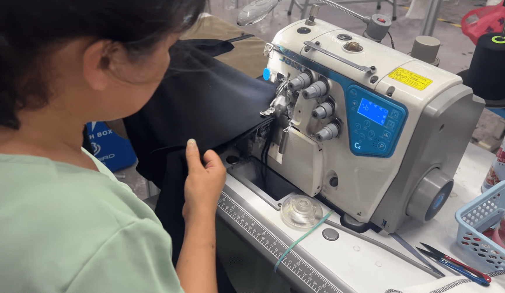 衣料品ブランドサプライヤー