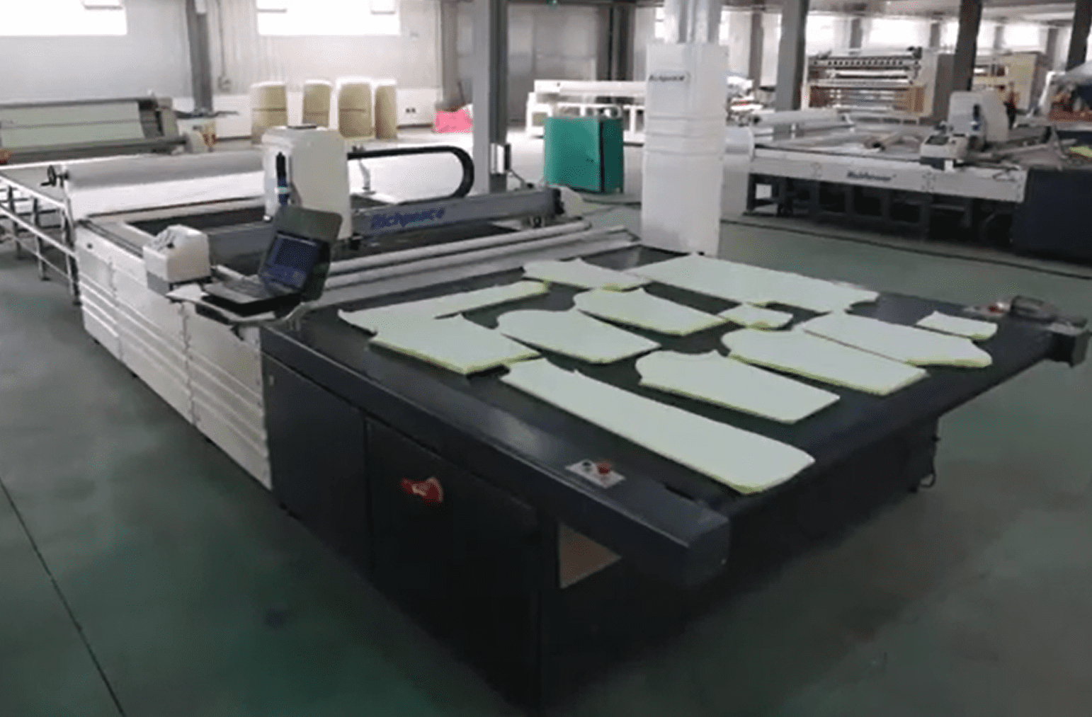 優良衣料品メーカー