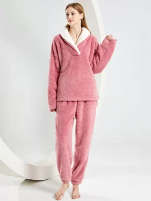 pijamale fleece pentru femei