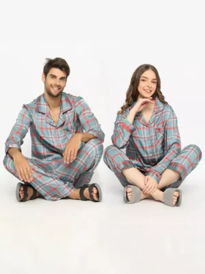 pereche de pijamale potrivite pentru cupluri