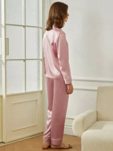 ensemble de vêtements de nuit en soie